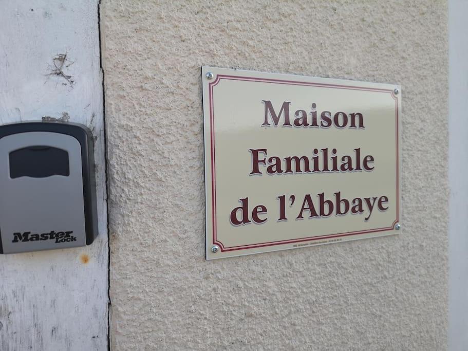 Maison Familiale De L Abbaye Clairvaux ภายนอก รูปภาพ